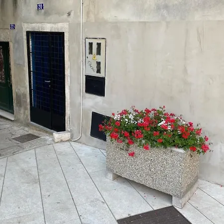 Alma Apartment *